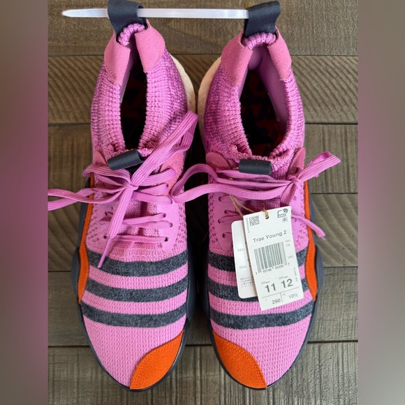 Adidas Trae Young 2 Men’s Sneaker Size 11/Women’s Size 12 (NWT) - Picture 3 of 8